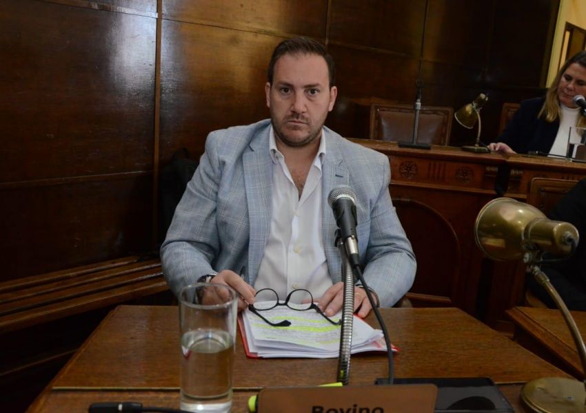 El abogado Gabriel Medina  fue contratado por el concejal Pablo Bovino para que le maneje su campaña