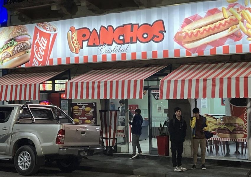 Por la clausura de Panchos Cristóbal su dueño cerró todos sus locales y Azcué desplazó a una funcionaria .